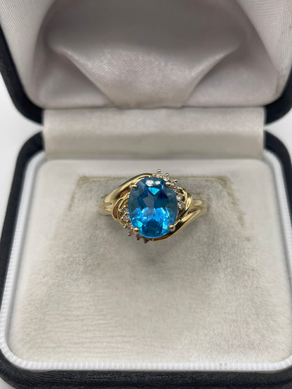 9ct gold topaz and diamond ring