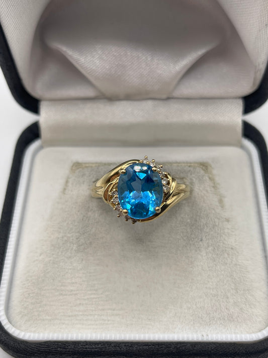 9ct gold topaz and diamond ring
