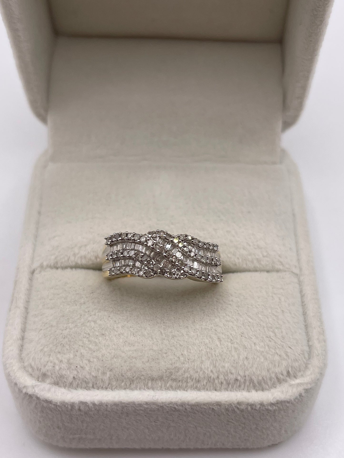 9ct gold diamond cluster ring