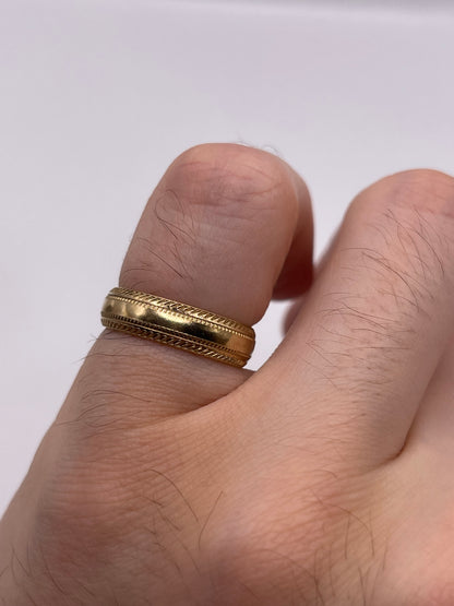 9ct gold patterned band
