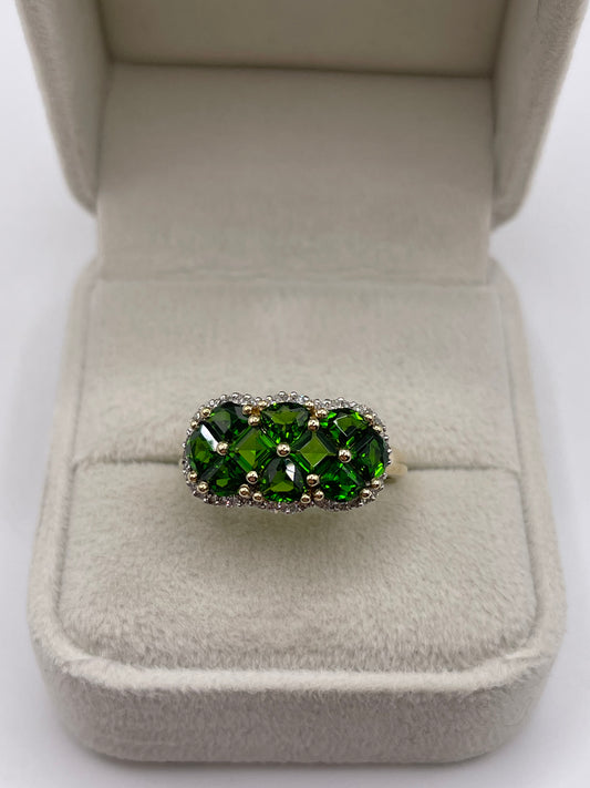 9ct gold diopside and diamond ring