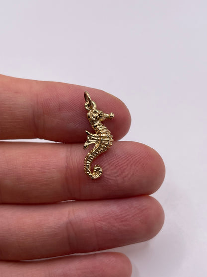 9ct gold seahorse charm
