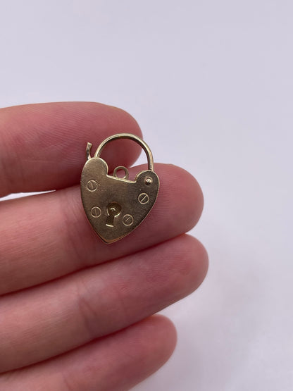 9ct gold padlock 19