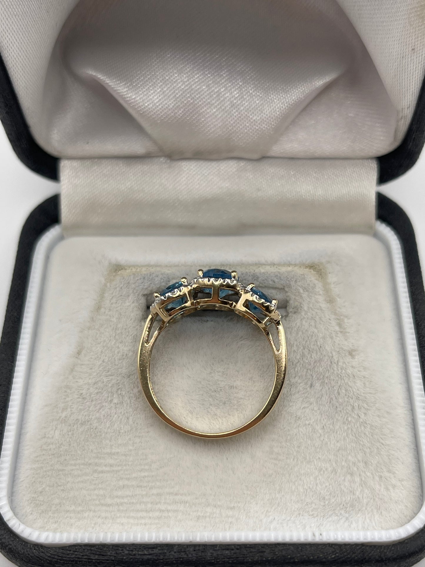 9ct gold topaz and diamond ring