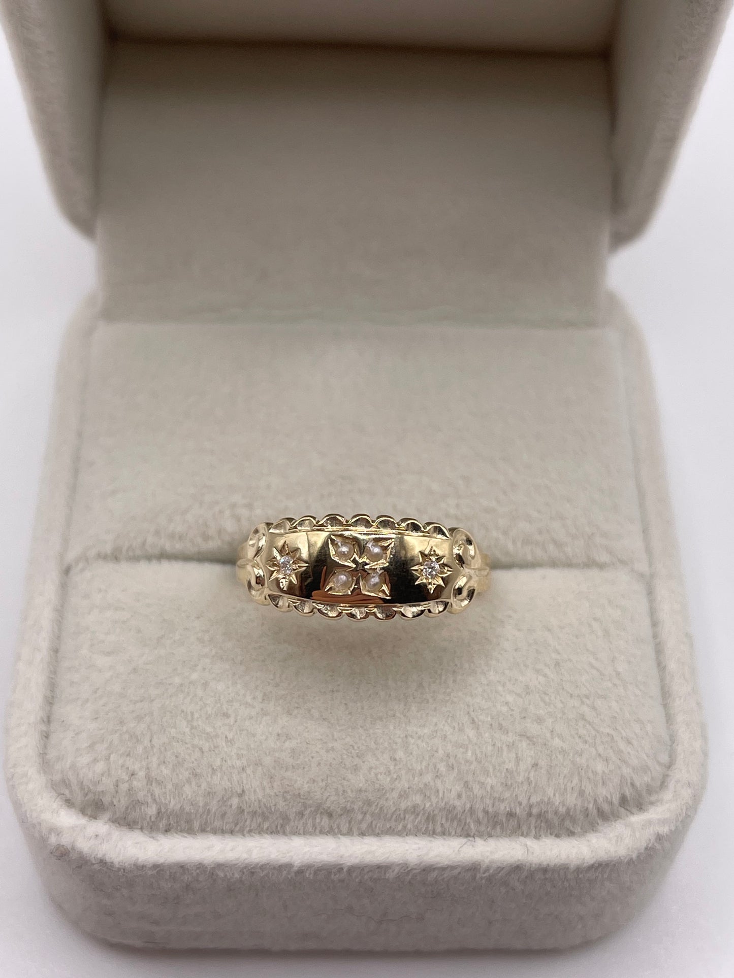 9ct gold diamond and pearl ring
