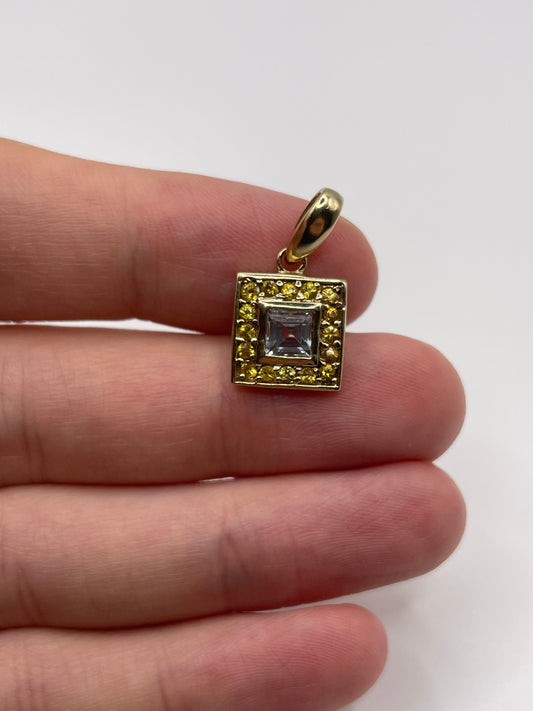 9ct gold topaz cluster pendant