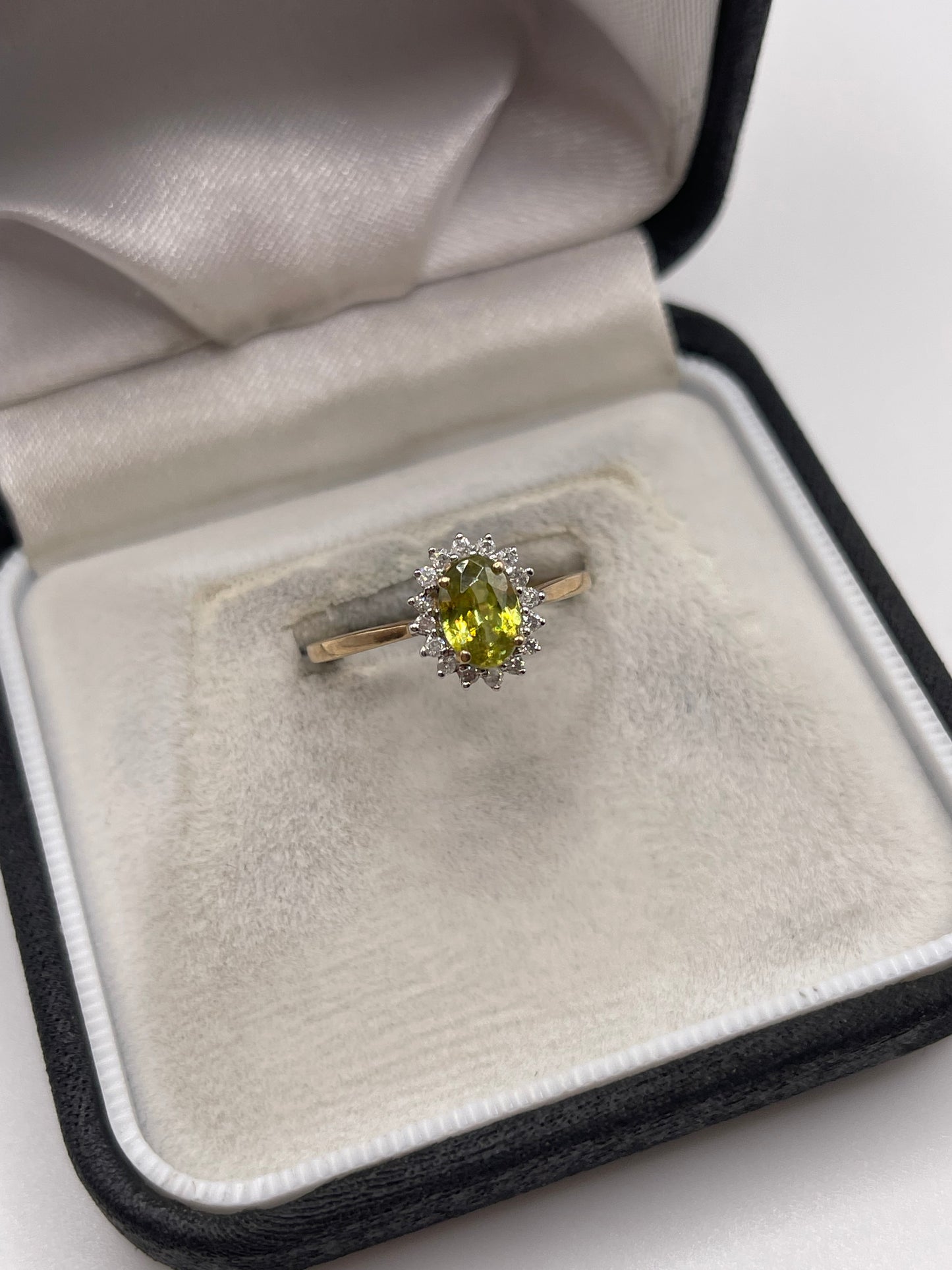 9ct gold sphene and diamond ring
