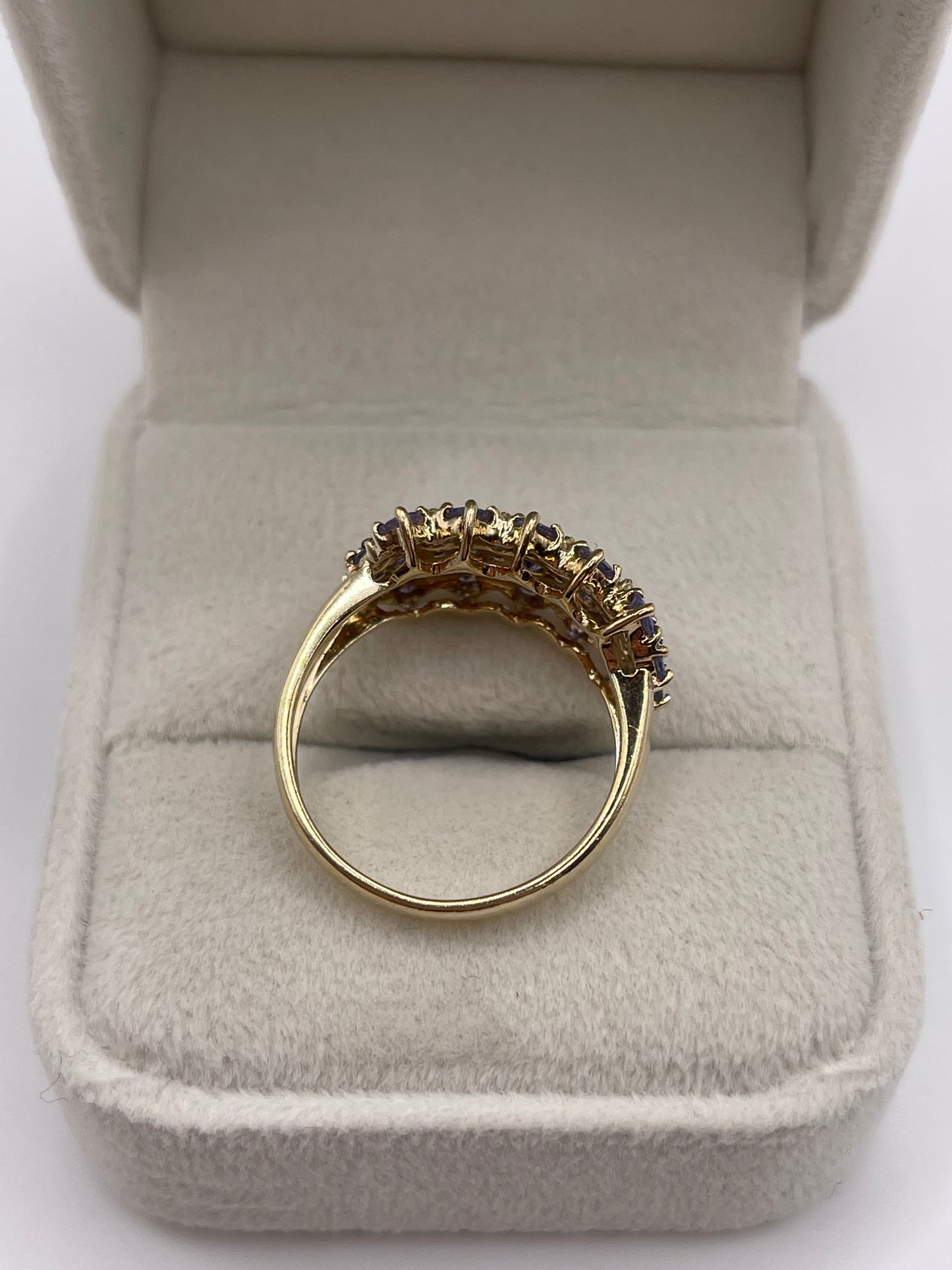 9ct gokd tanzanite and diamond cluster ring
