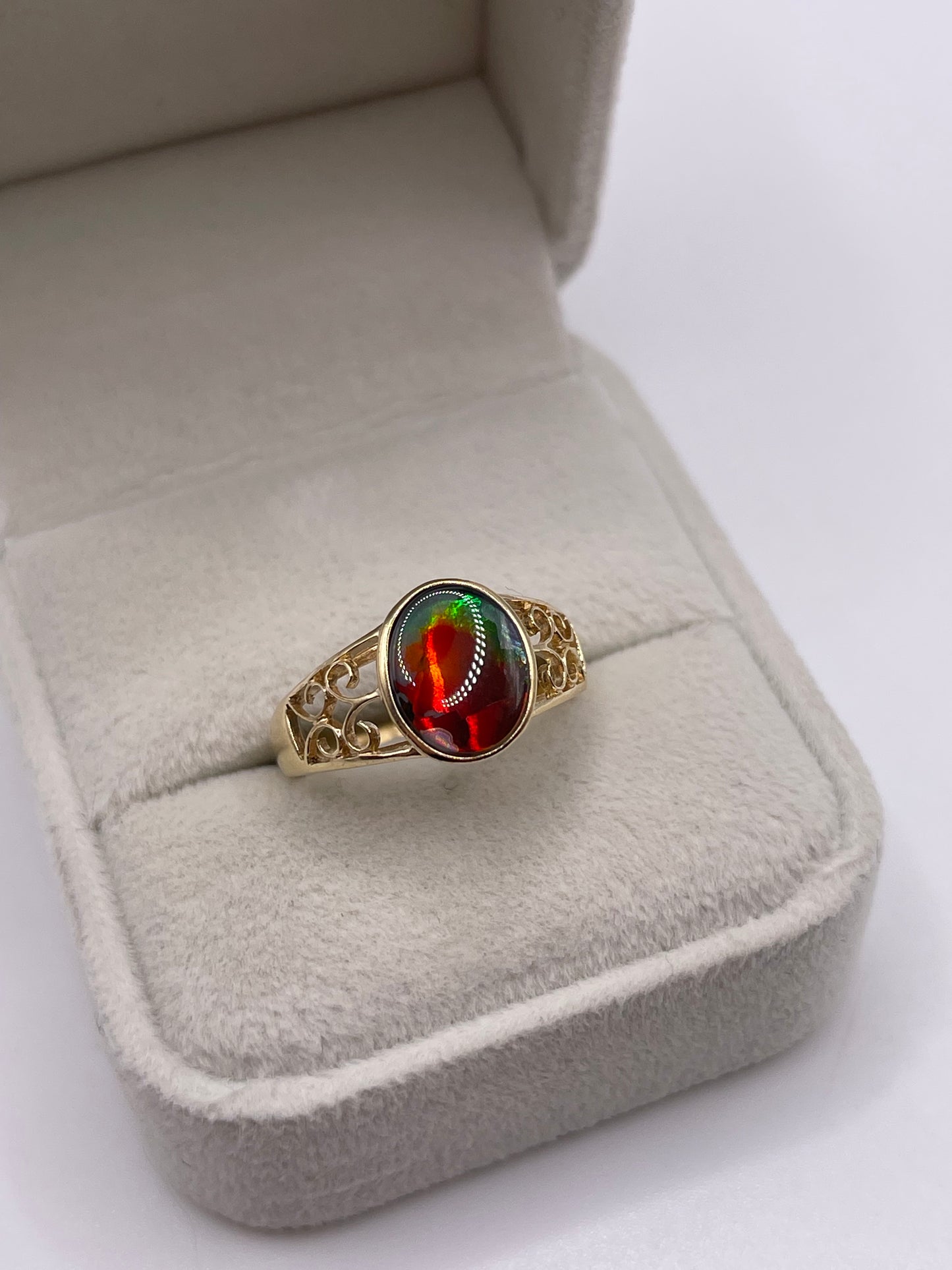 9ct gold Ammolite ring