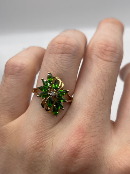 9ct gold diopside and diamond ring