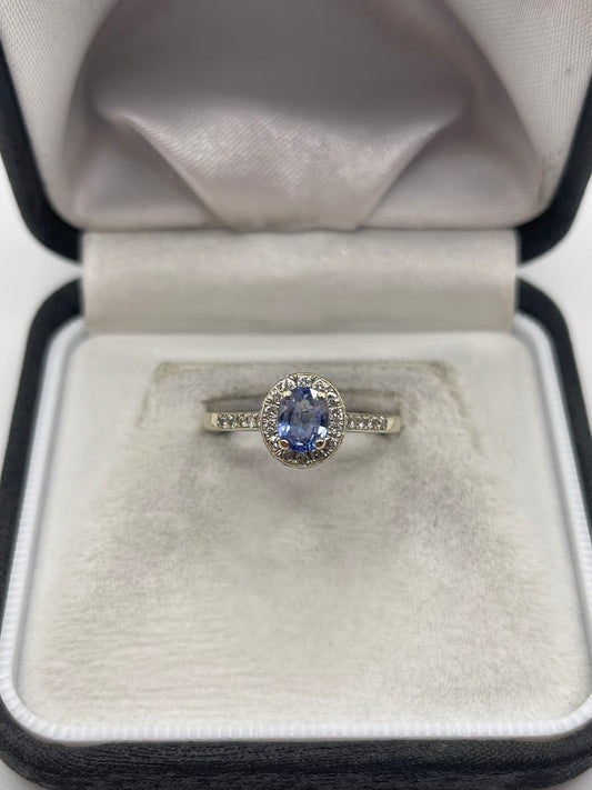 18ct white gold sapphire and diamond ring