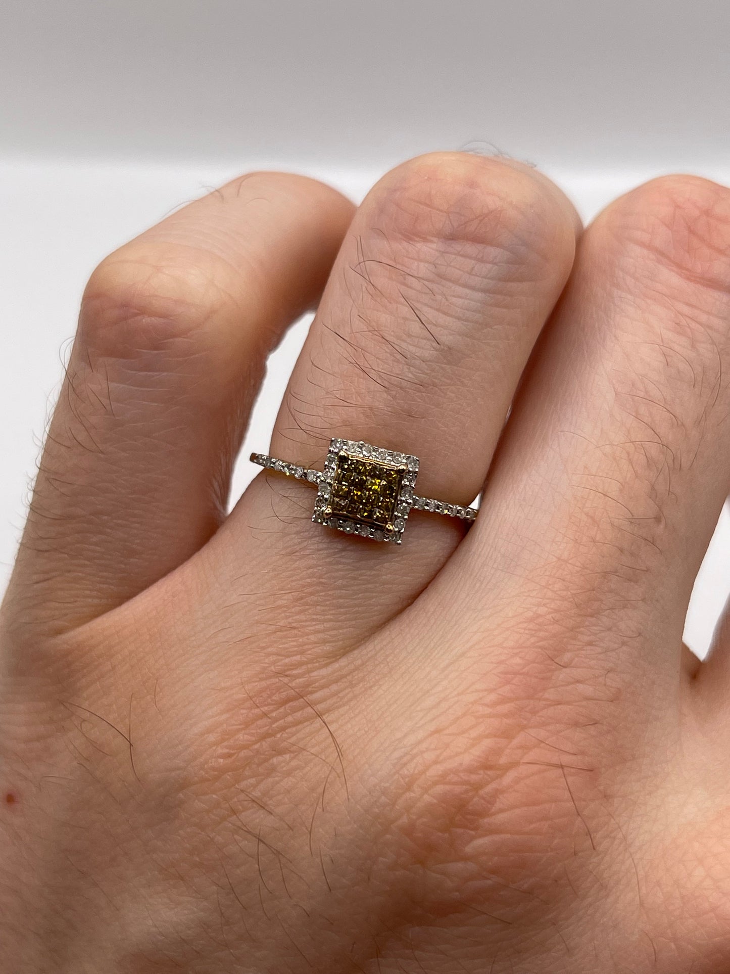 9ct gold diamond cluster ring