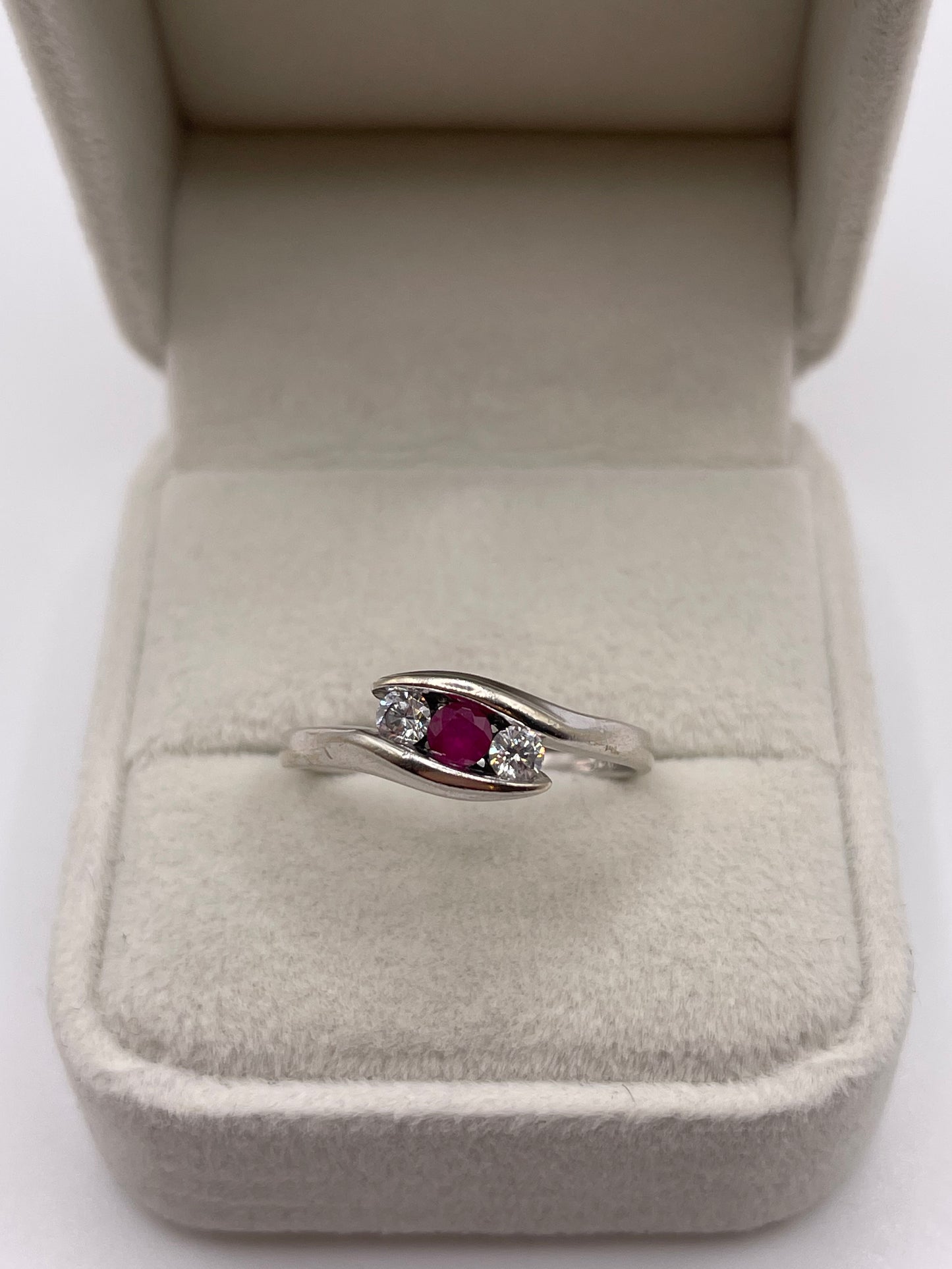 9ct white gold ruby and diamond ring