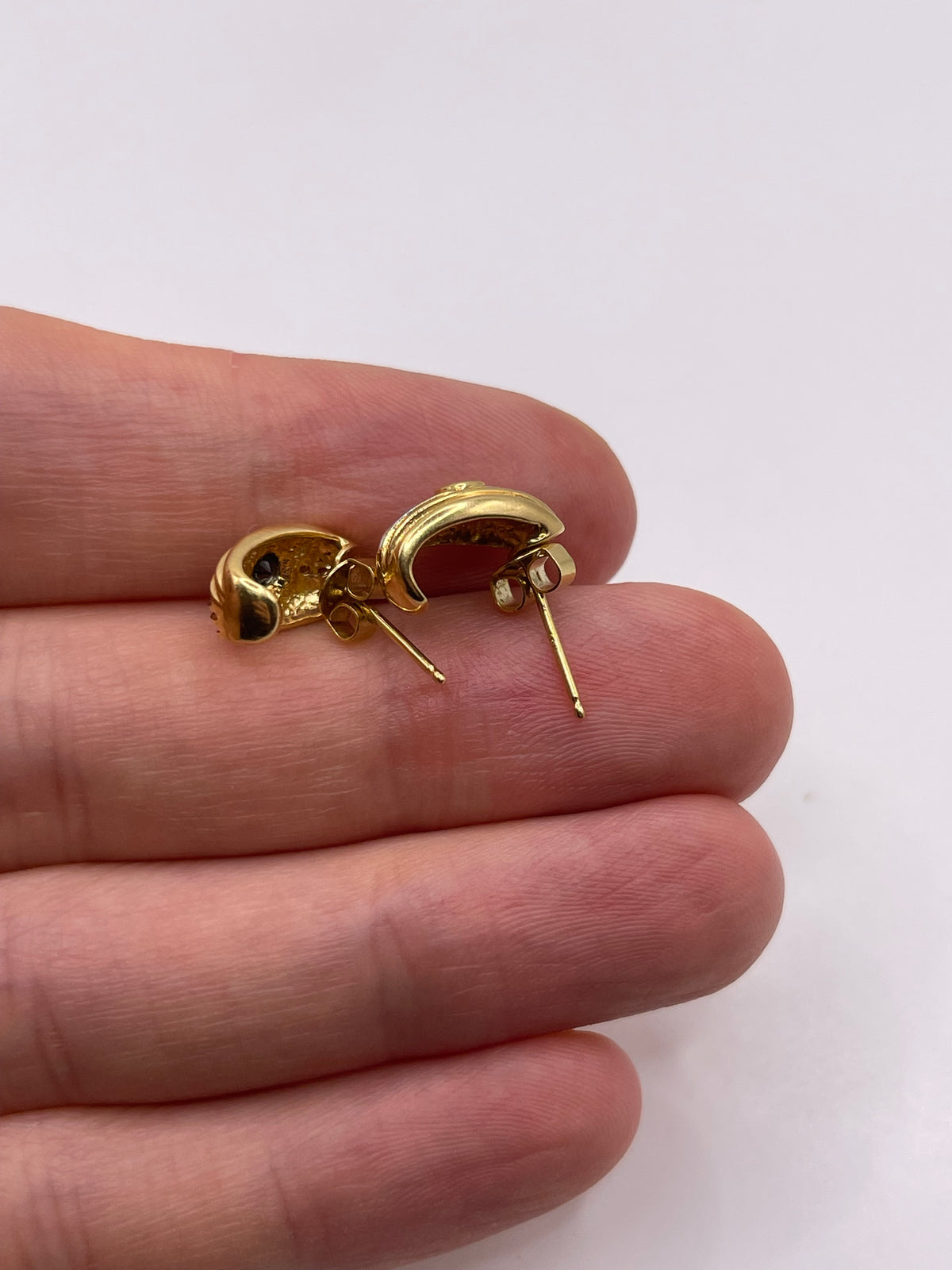 18ct gold sapphire and diamond earrings