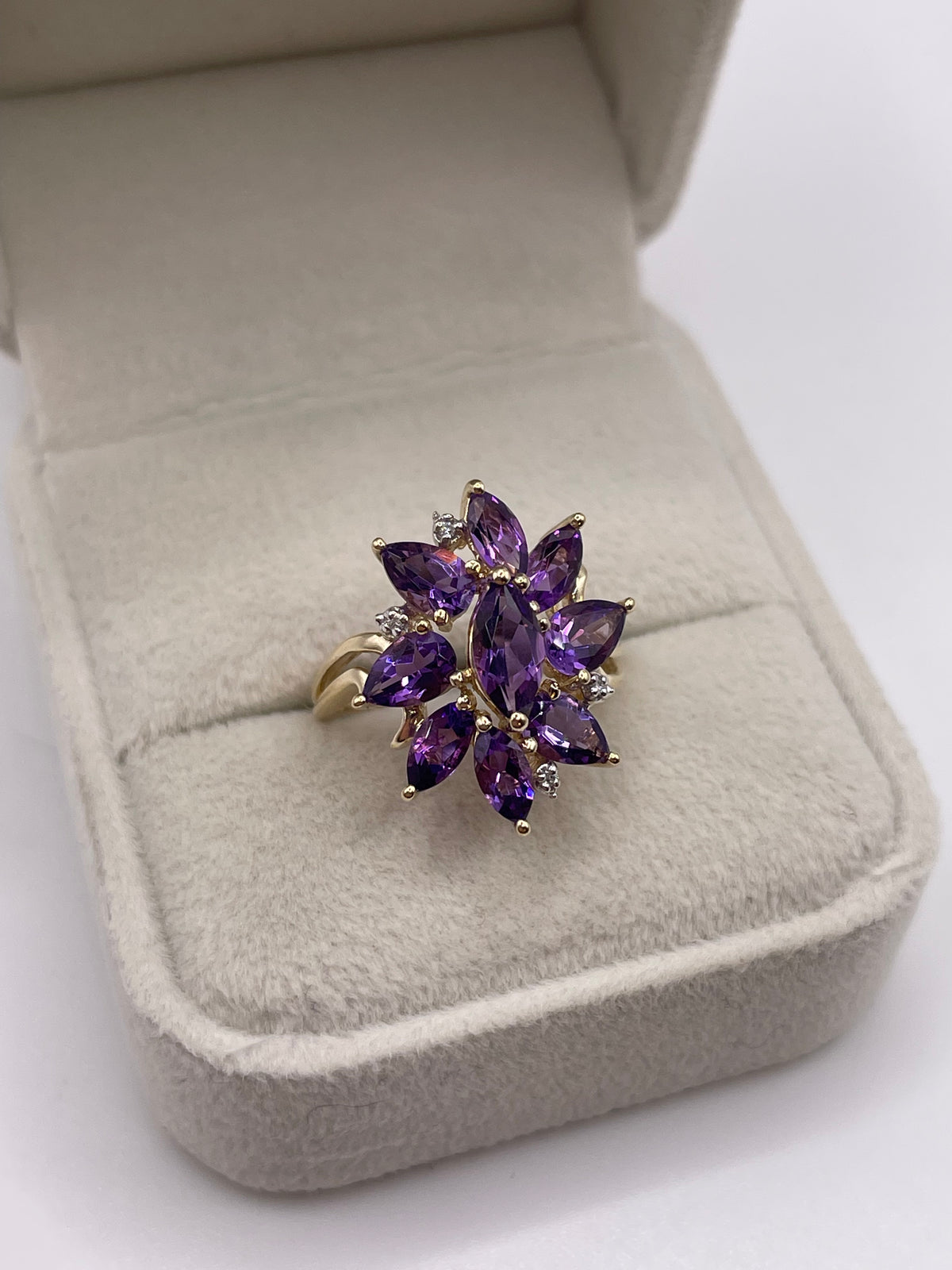 9ct gold amethyst and diamond ring