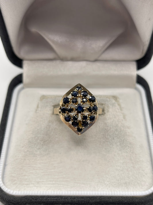 18ct gold sapphire cluster ring