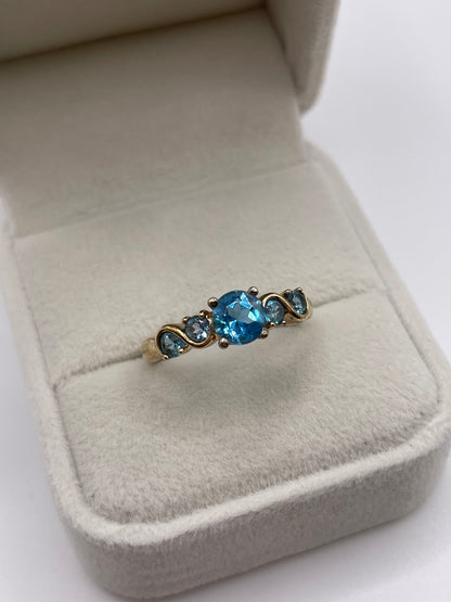 9ct gold blue topaz ring