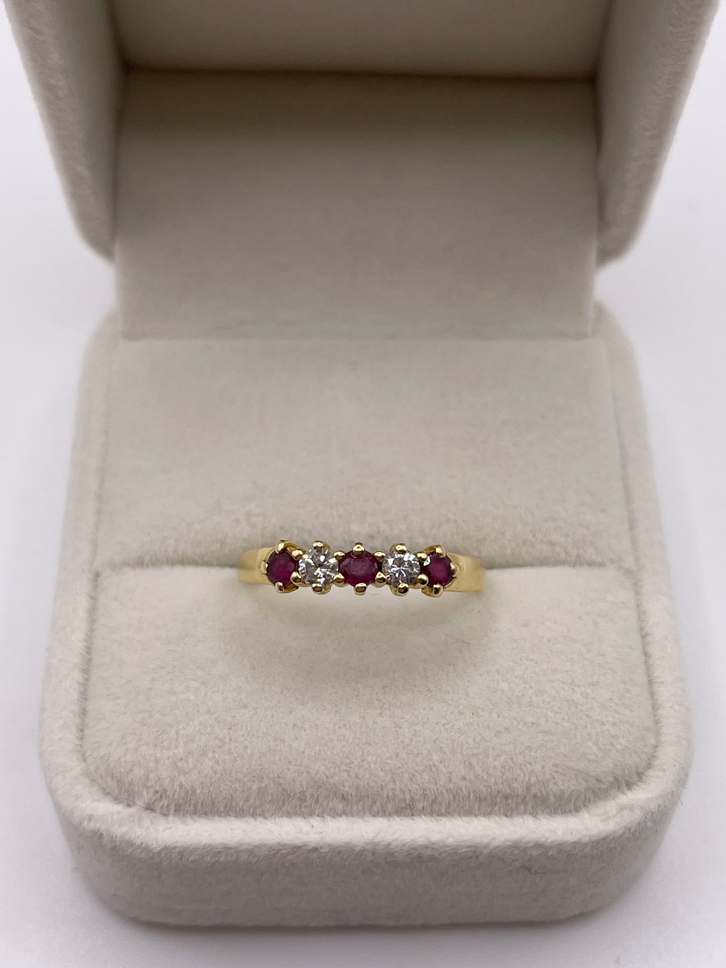 18ct gold ruby and diamond ring
