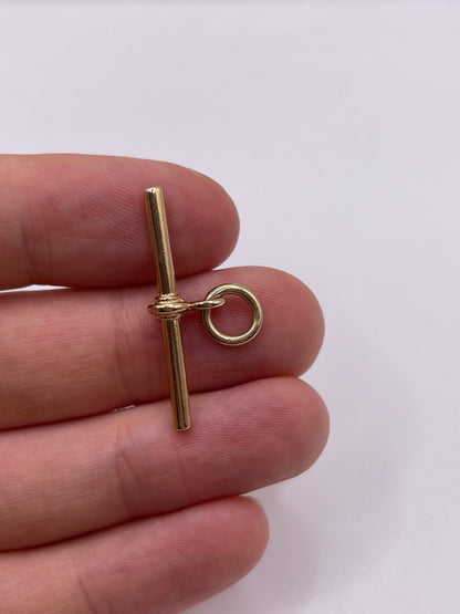 9ct gold t bar pendant