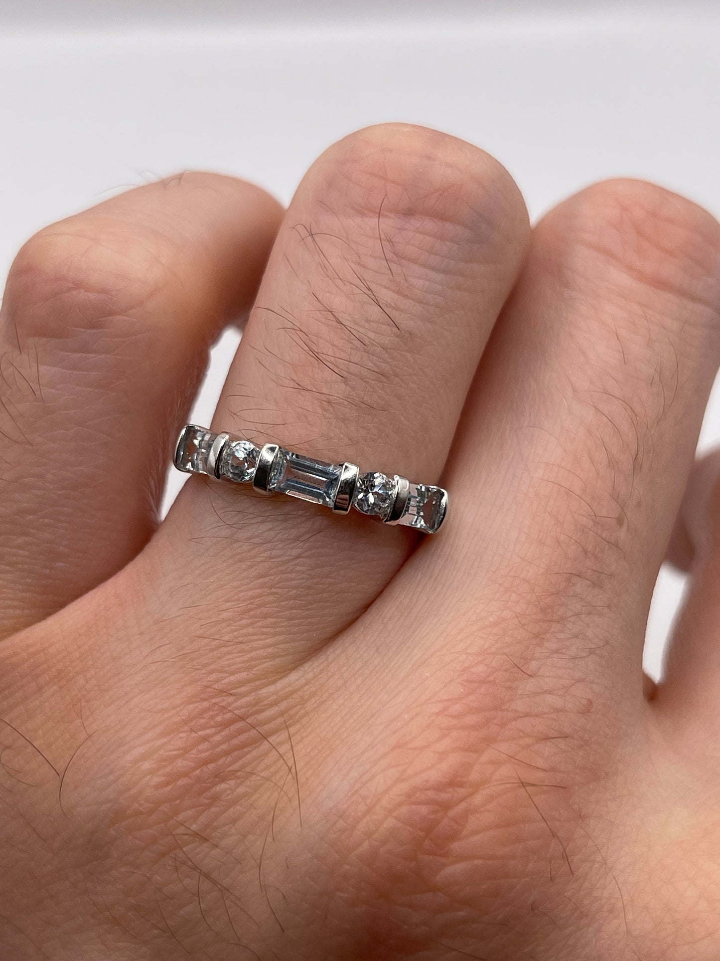 9ct white gold aquamarine ring