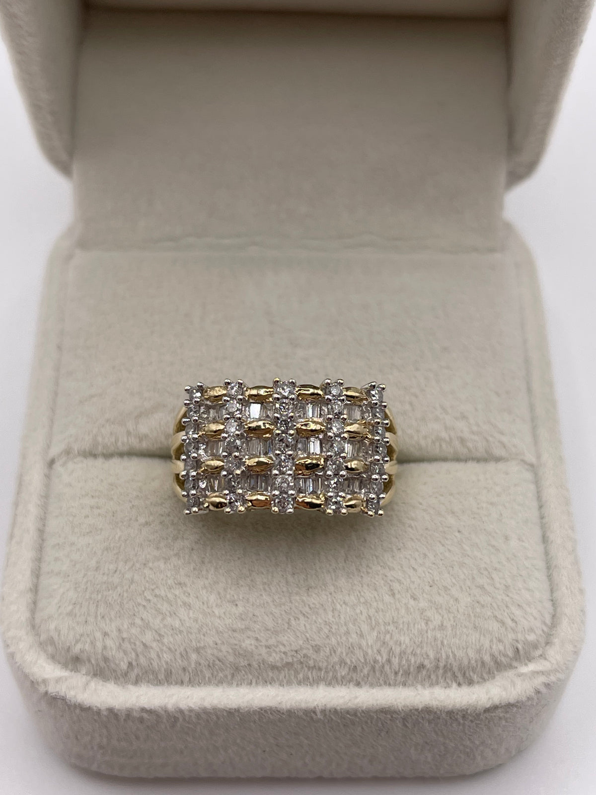 9ct gold diamond cluster ring