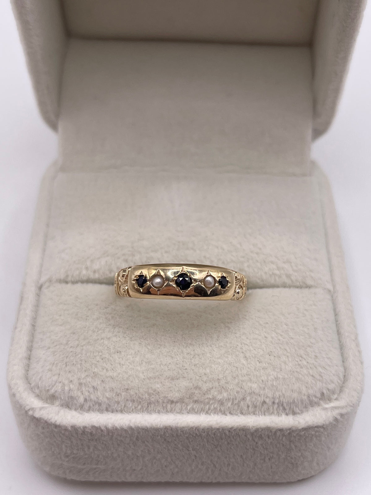 9ct gold sapphire and pearl gypsy ring