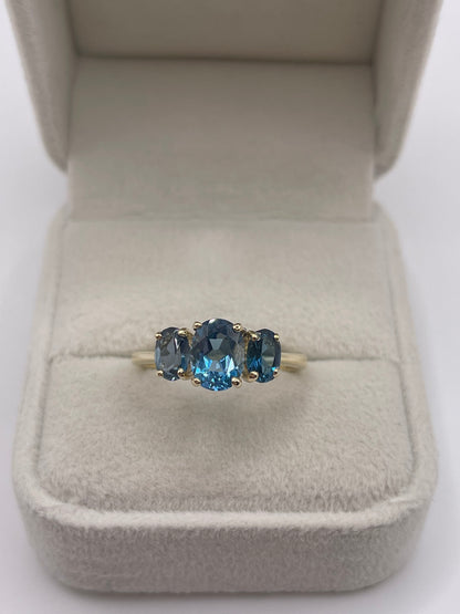 9ct gold blue topaz ring