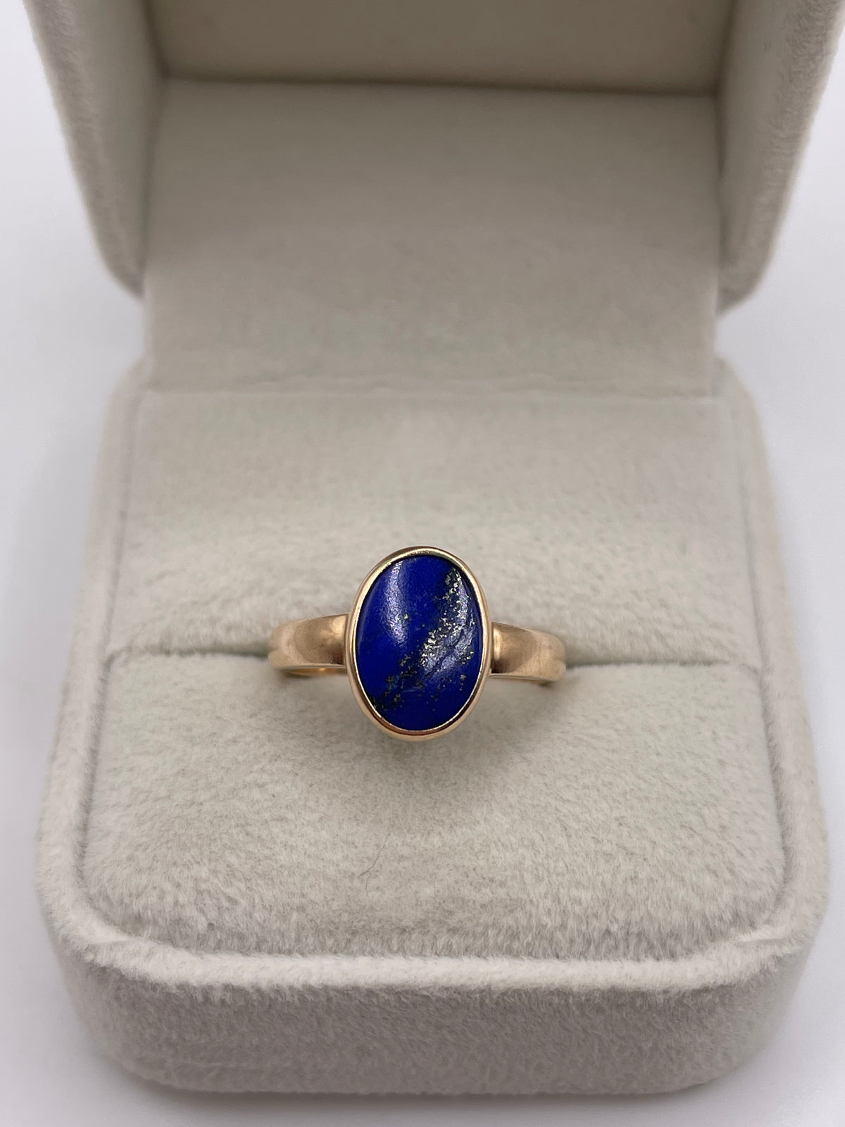 9ct gold lapis lazuli ring