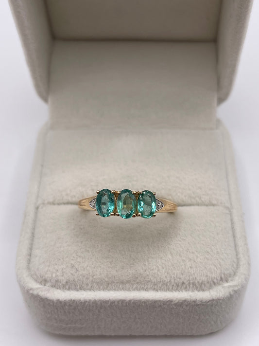 9ct gold emerald and diamond ring