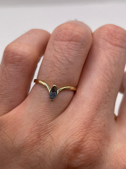 9ct gold topaz wishbone ring