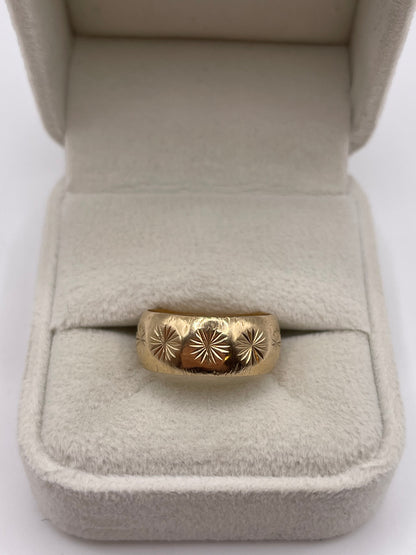 9ct gold patterned band