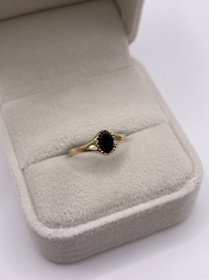 9ct gold onyx ring