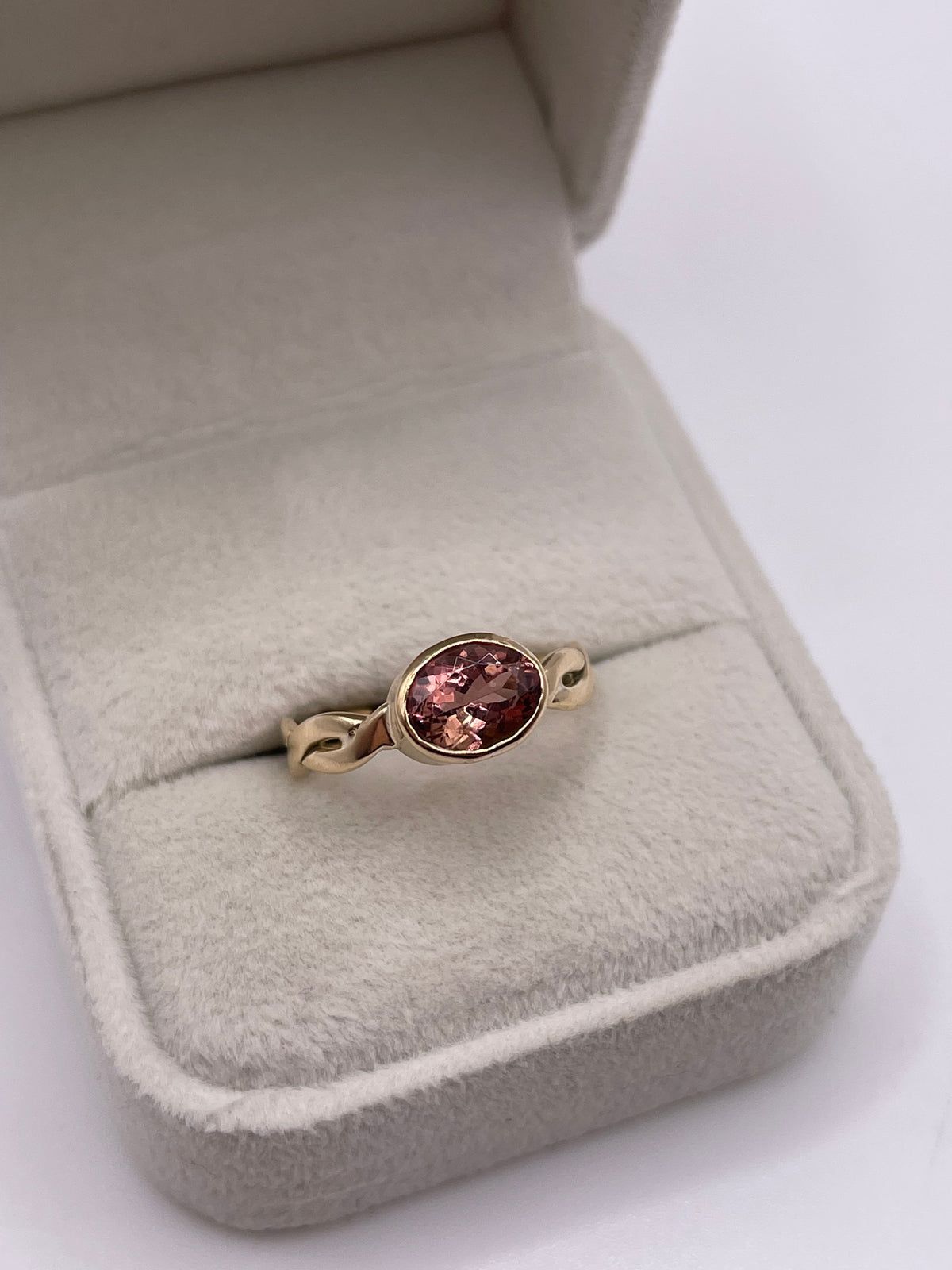9ct gold tourmaline ring