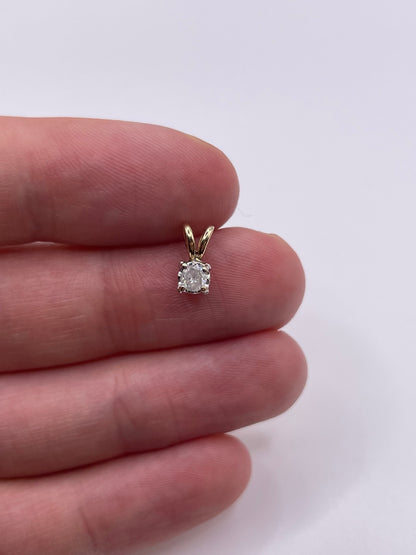 9ct gold diamond pendant