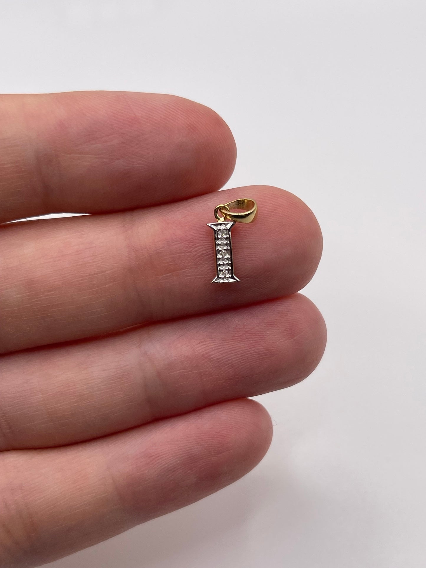 9ct gold diamond initial I pendant
