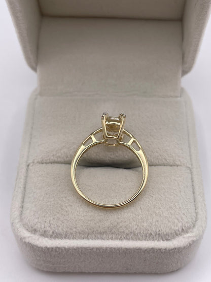 9ct gold quartz and diamond ring