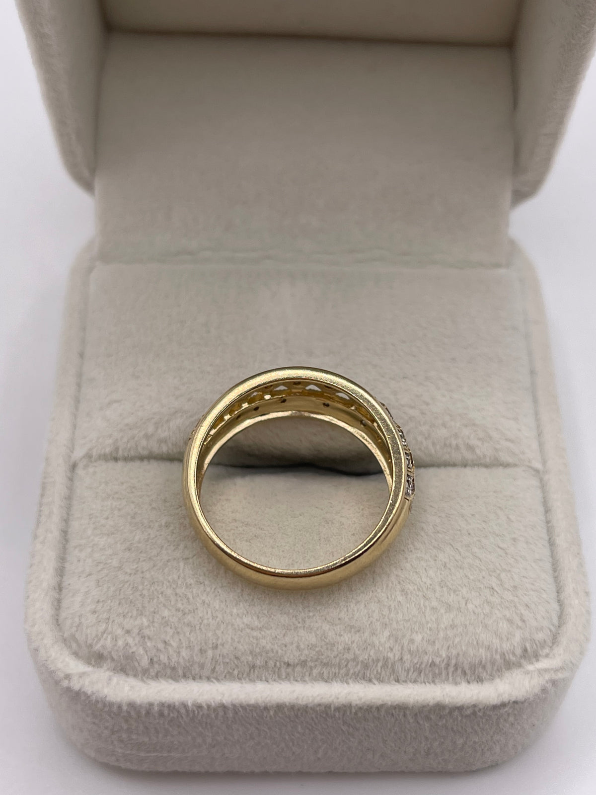9ct gold diamond cluster ring