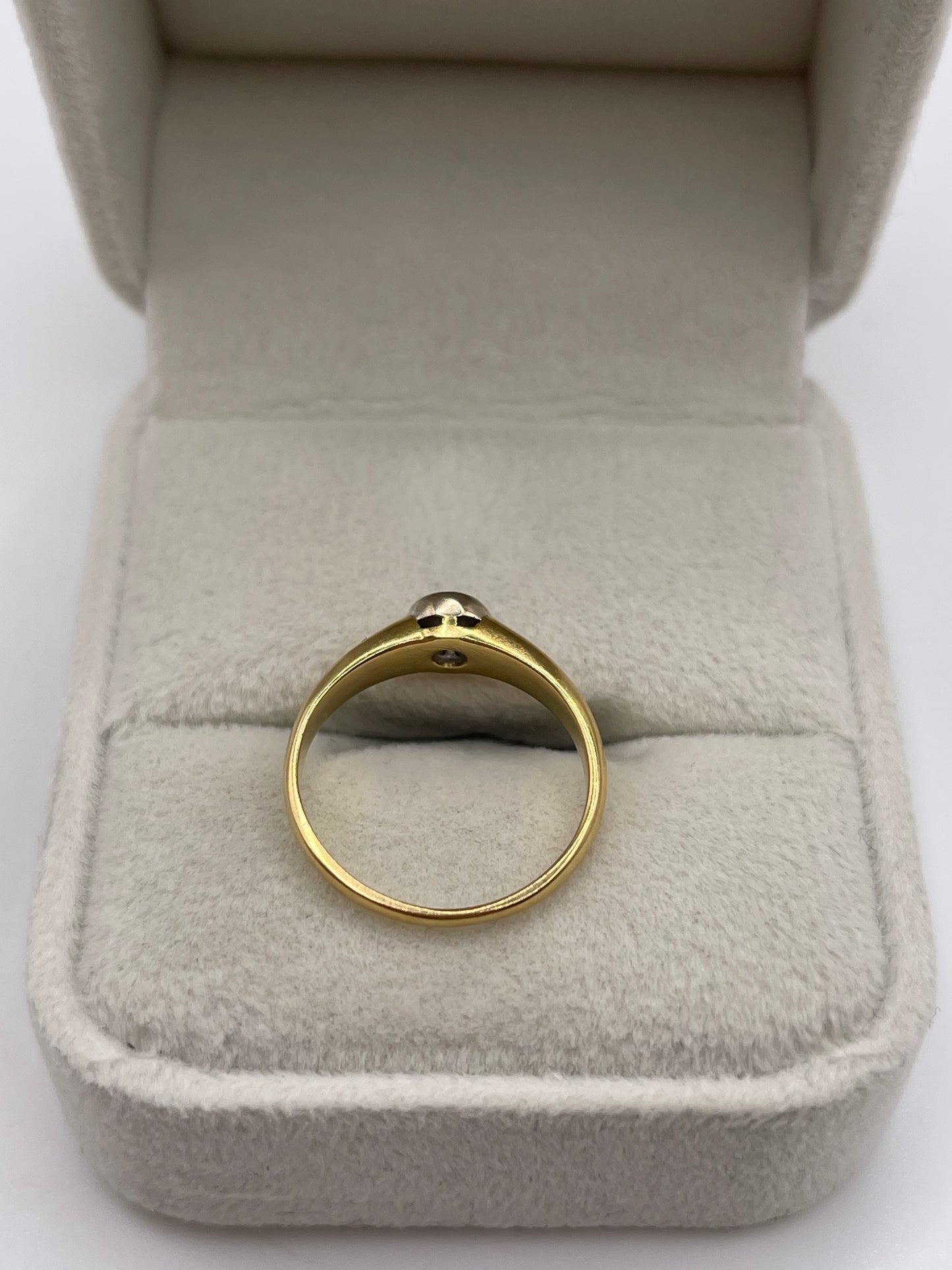 18ct gold diamond ring