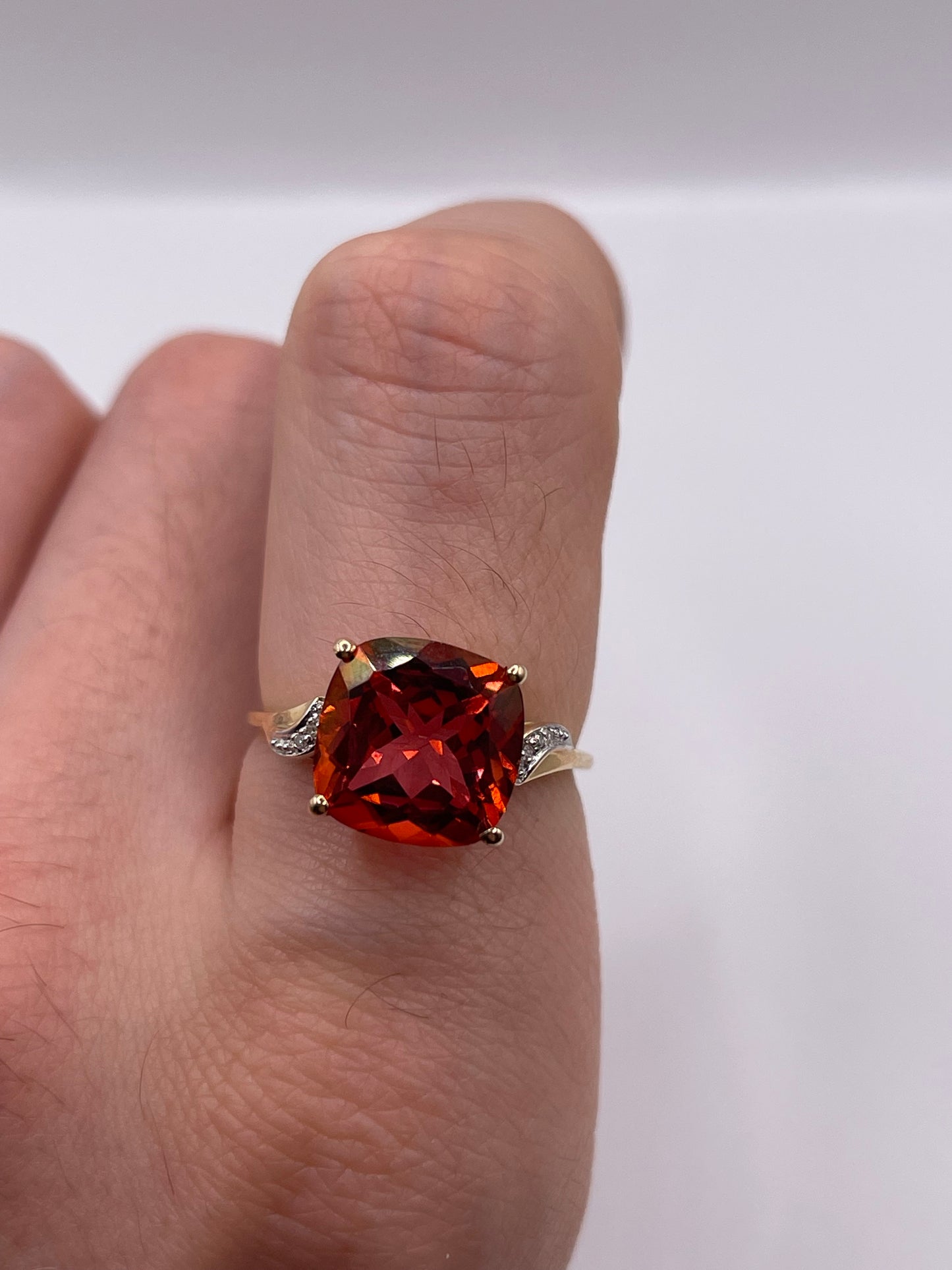 9ct gold quartz and diamond ring