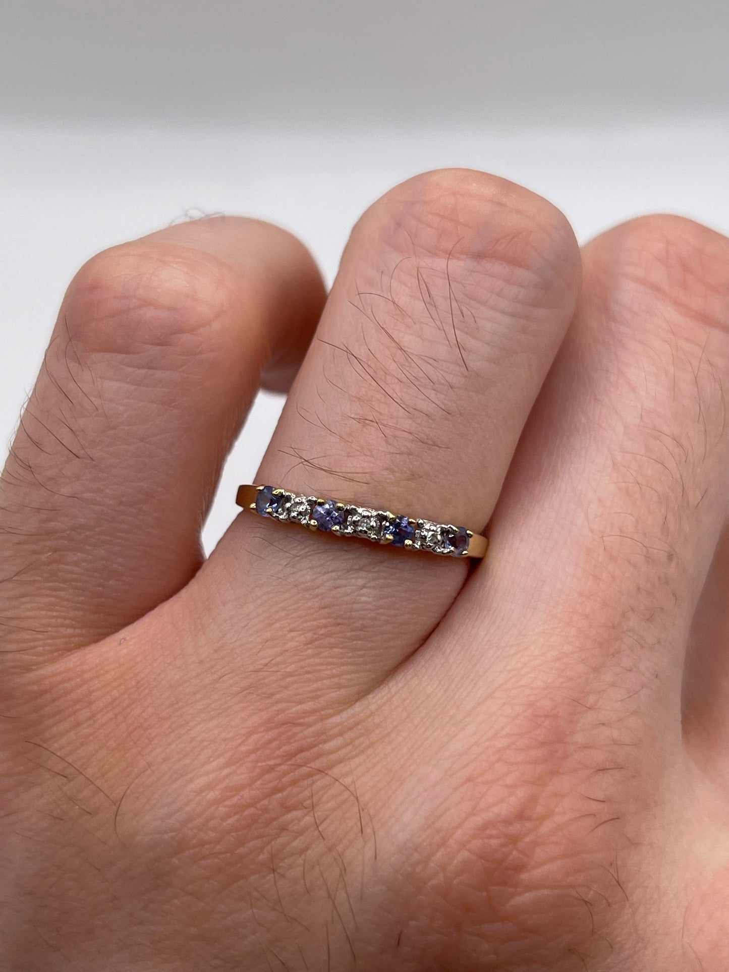 9ct gold tanzanite and diamond ring