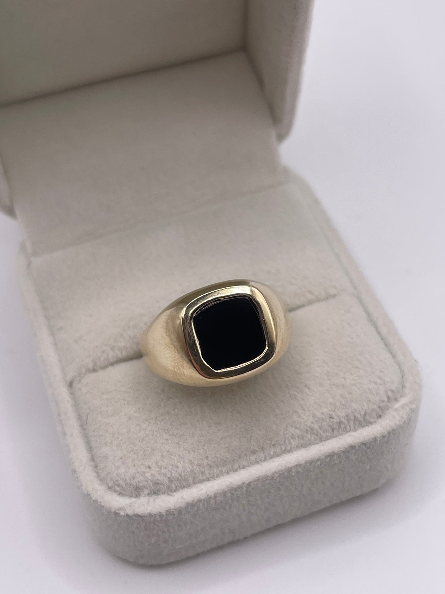 9ct gold onyx signet ring