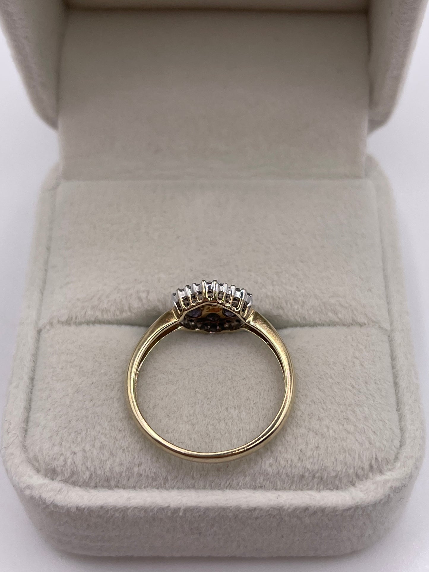 9ct gold tanzanite and diamond ring