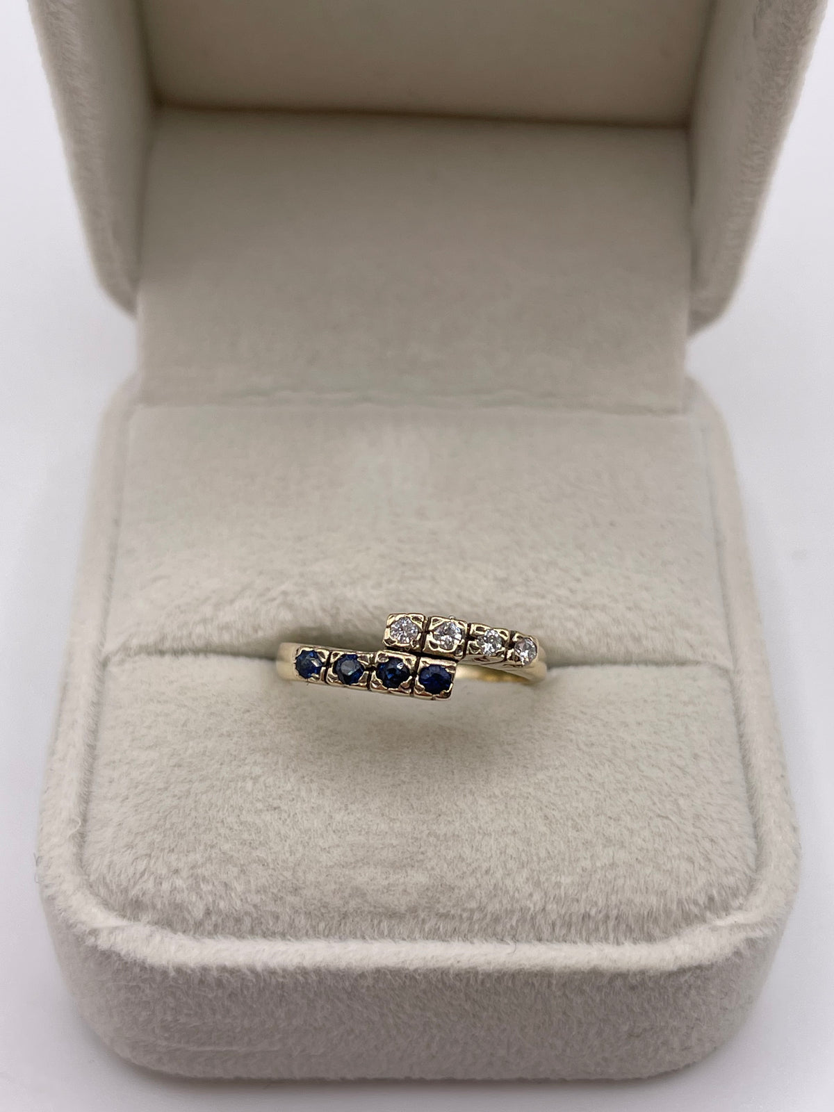 9ct gold sapphire and diamond ring
