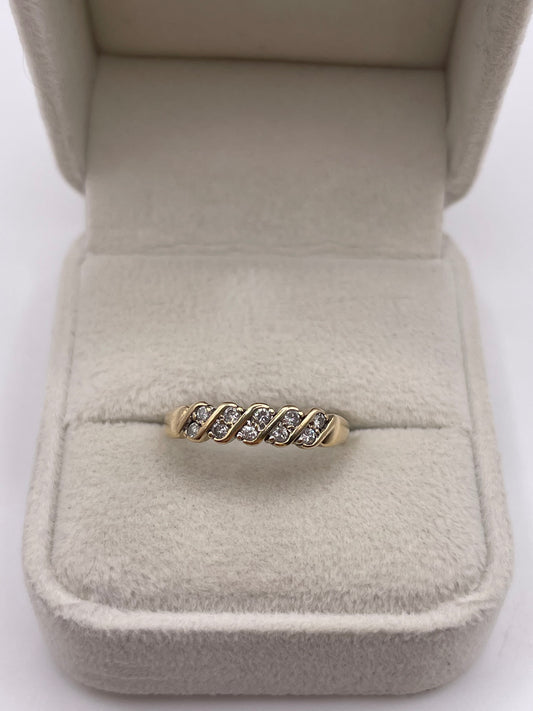 9ct gold diamond ring