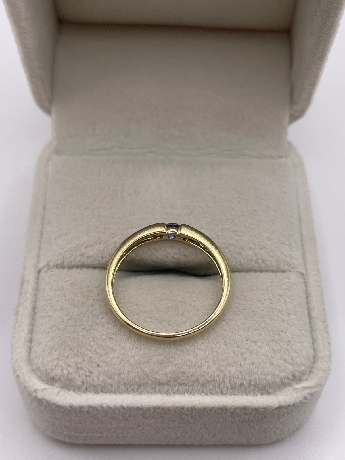 9ct gold tanzanite ring