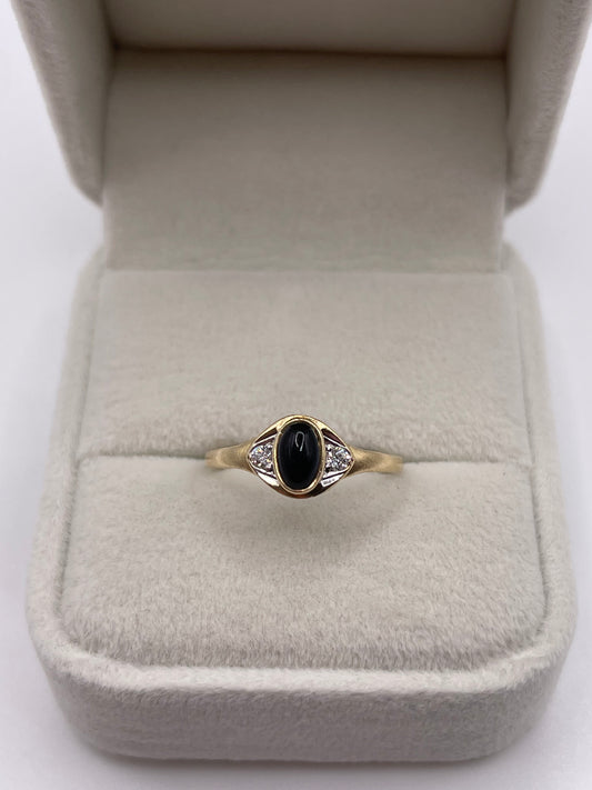 9ct gold onyx and cz ring