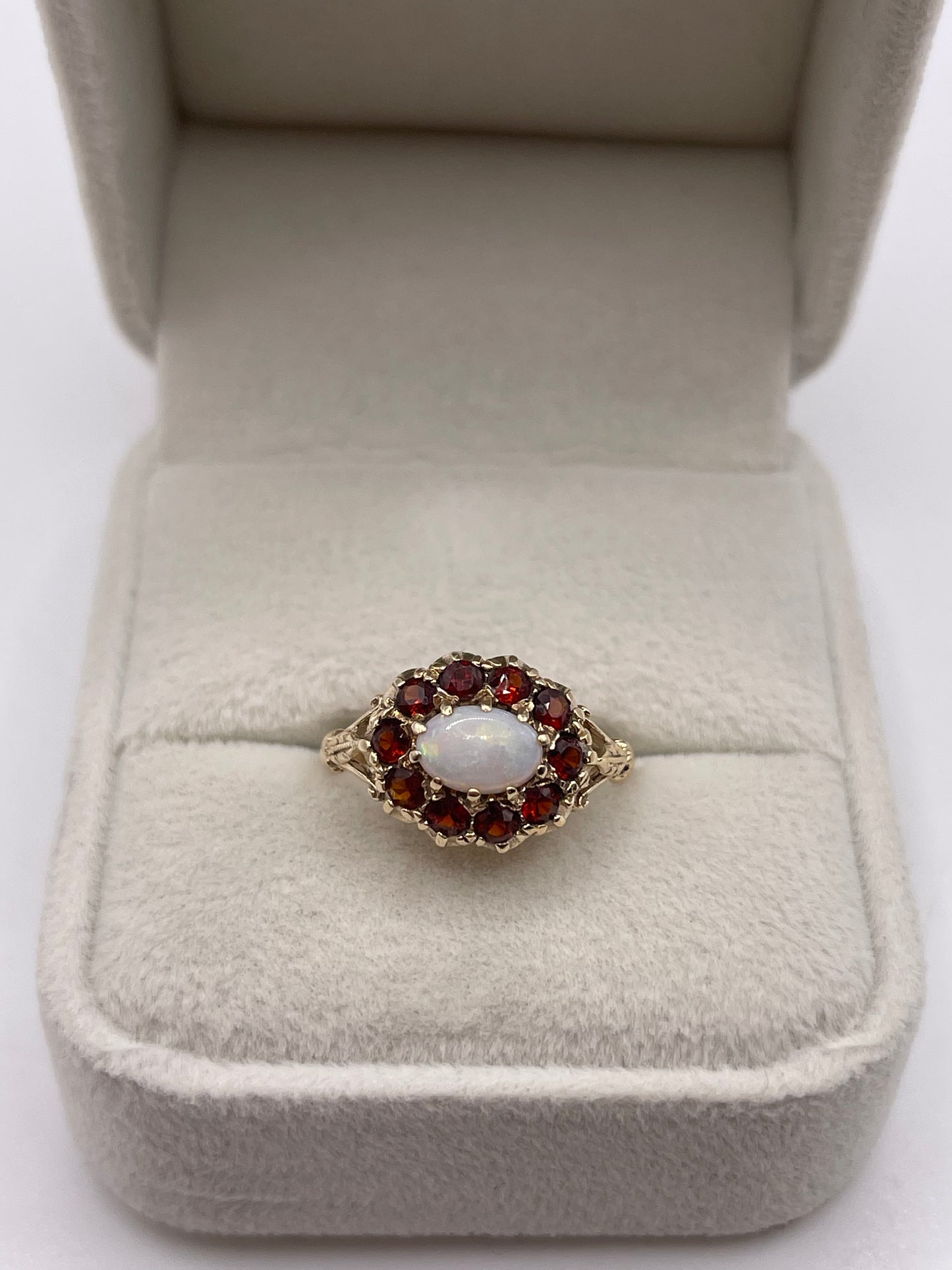 9ct gold opal and garnet ring