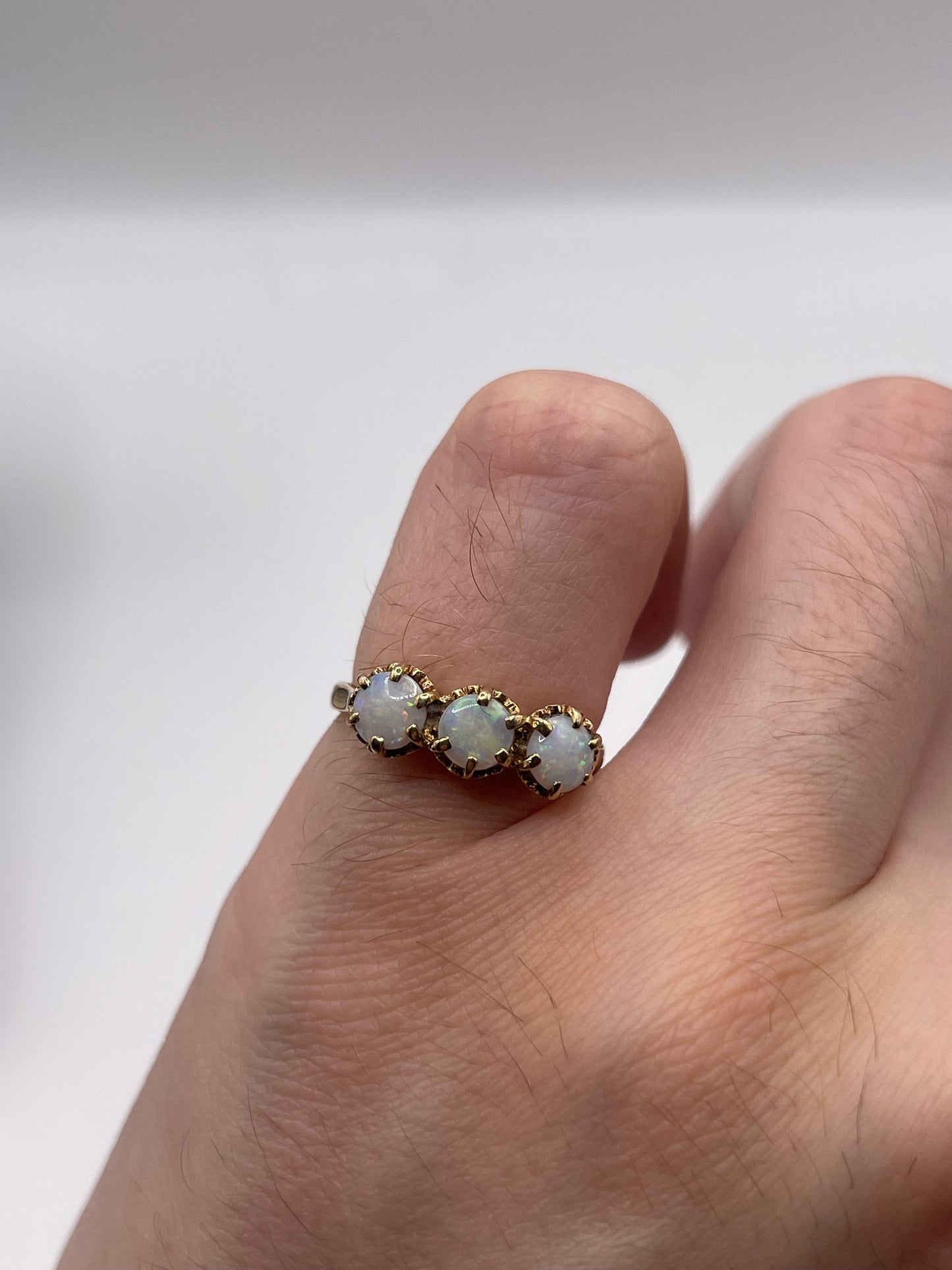 9ct gold opal ring