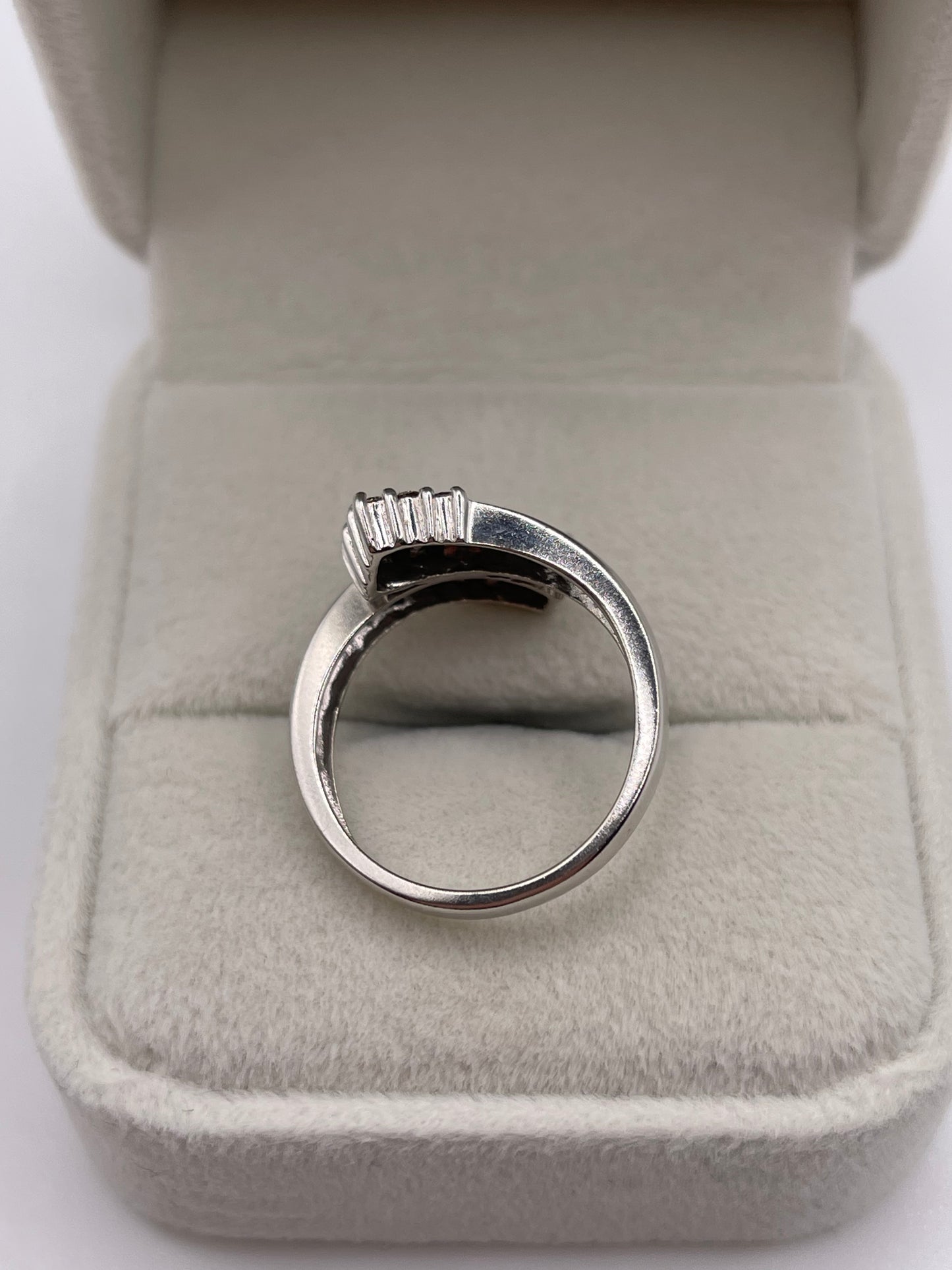 9ct white gold diamond cluster ring