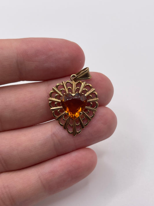9ct gold citrine heart pendant